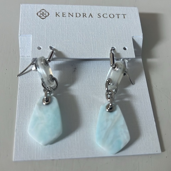 KENDRA SCOTT, Ashlyn Drop Earrings, color: light blue - Picture 3 of 4
